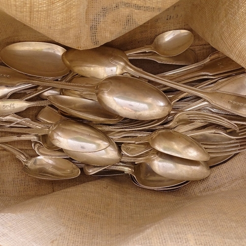 1622 - A group of Georgian and Victorian silver Fiddle and Thread pattern flatware, including tablespoons, ... 