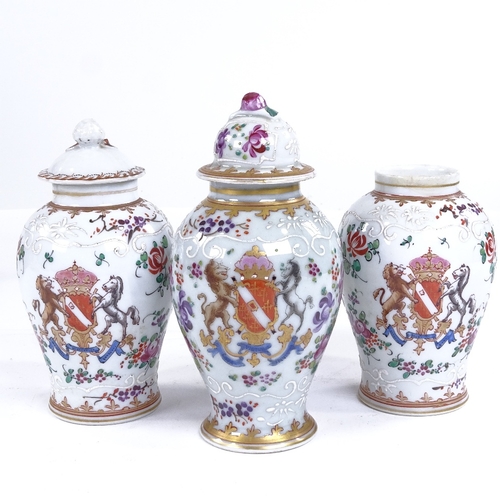 296 - 3 Samson armorial porcelain jars, 2 with covers, largest height 15cm (A/F)