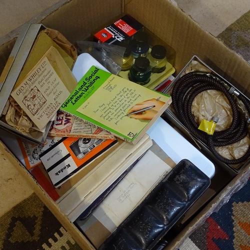 607 - A large quantity of artist's equipment, including acrylics, oil paints etc (boxful)