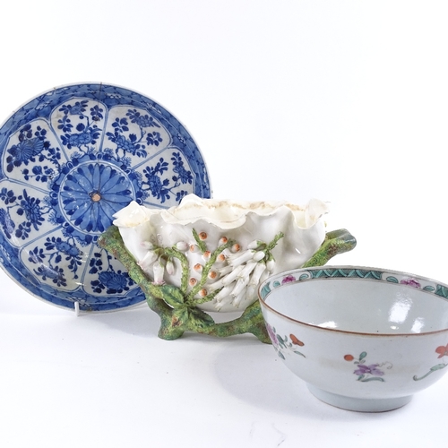 137 - A Chinese blue and white porcelain bowl, 22cm across, a Chinese porcelain bowl with painted flowers,... 