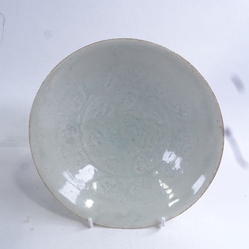 93 - A Chinese celadon glaze porcelain footed bowl, incised decoration, diameter 19cm, in fitted fabric-c... 