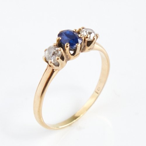 1138 - An early 20th century 18ct gold 3-stone sapphire and diamond ring, total diamond content approx 0.3c... 