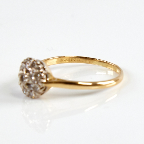 1147 - A late 20th century 18ct gold diamond cluster ring, total diamond content approx 0.2ct, setting heig... 