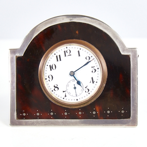 1180 - A George V silver and tortoiseshell pique inlaid desk clock, white enamel dial with Arabic numerals ... 