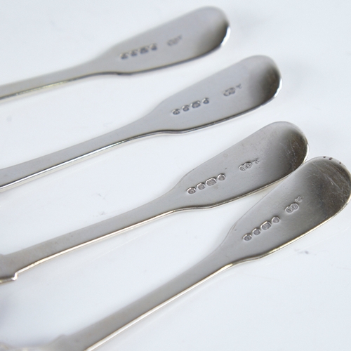 1276 - A set of 4 Victorian silver Fiddle Thread and Shell pattern mustard spoons, by Chawner & Co, hallmar... 