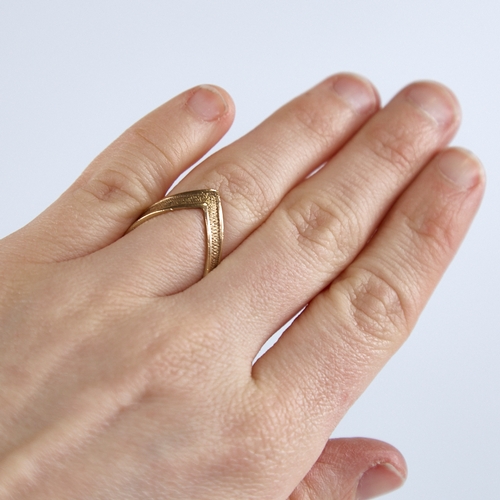 1288 - A modern Continental 18ct gold double-wishbone ring, ring length 18.3mm, size L, 3.1g