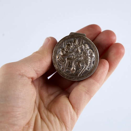 1290 - 2 Continental silver pillboxes, relief embossed decoration, largest diameter 4cm, 1.5oz total (2)