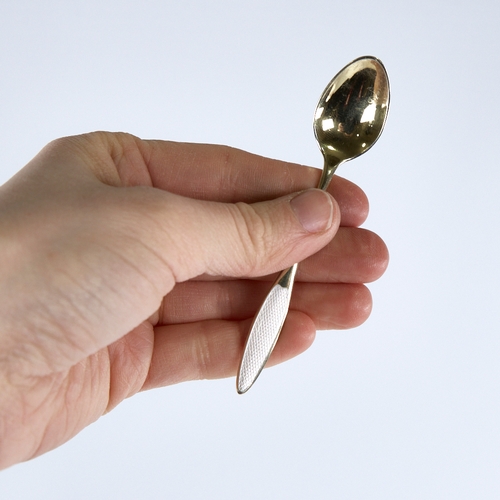 1322 - FRIGAST - a set of 12 Vintage Danish vermeil sterling silver and white enamel coffee spoons, spoon l... 