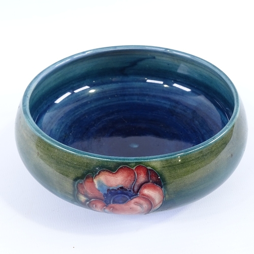 204 - MOORCROFT POTTERY - Anemone pattern bowl, overall diameter 14cm