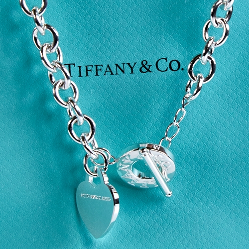 1663 - TIFFANY & CO - a modern sterling silver Return To Tiffany heart padlock cable link necklace, necklac... 