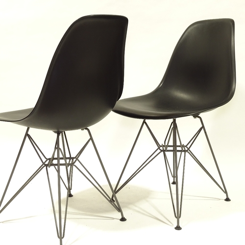 2094 - CHARLES EAMES, VITRA, a pair of black coloured DSR side chairs, with plastic shell seat on powder co... 