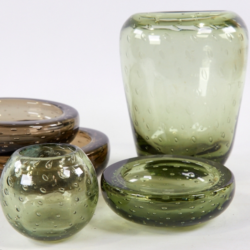 2075 - WILLIAM WILSON FOR WHITEFRIARS, a sea green, controlled bubble vase, and 4 other bubble glass pieces... 