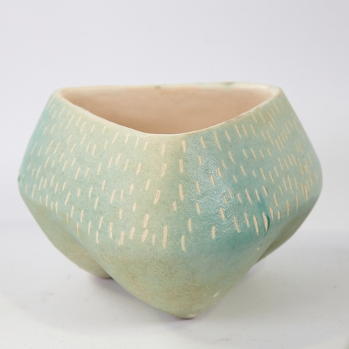 2081 - DEANA MOORE, BRITISH, studio pottery stoneware vessel of tripod form turquoise glaze, incised decora... 