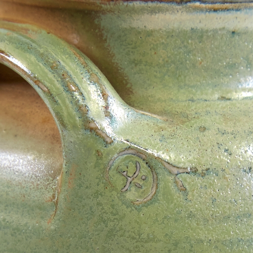 2166 - RAY FINCH (1914-2012) FOR WINCHCOMBE POTTERY, a studio pottery storage jar with iridescent green gla... 