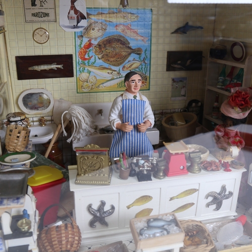 110 - A handmade diorama fishmonger's interior scene wall-hanging cabinet, W32cm, H31cm, D26cm