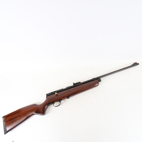 230 - A SMK QB78DL Deluxe .22 calibre air rifle, bolt action, serial no. 06707072, overall length 101cm