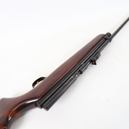 230 - A SMK QB78DL Deluxe .22 calibre air rifle, bolt action, serial no. 06707072, overall length 101cm