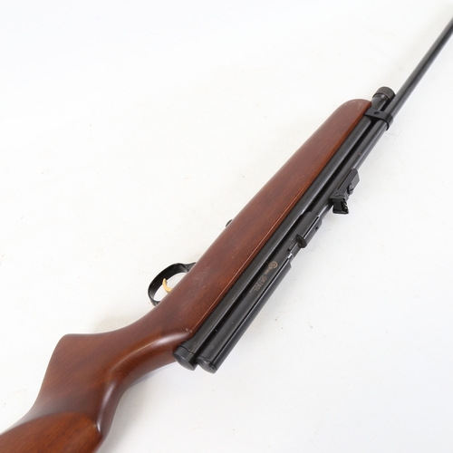 231 - An SMK QB78DL Deluxe .177 calibre air rifle, bolt action, overall length 101cm