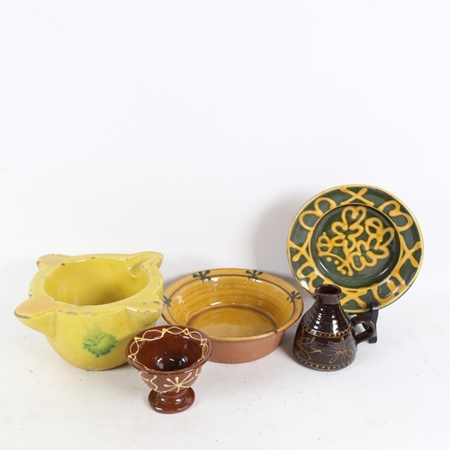 321 - A group of Studio and slip glazed pottery items (5)