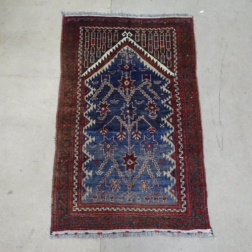 1930 - A red ground Beluchi prayer rug, 131cm x 81cm