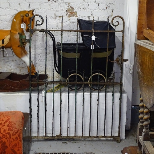 2010 - A Victorian cast-iron side gate, gate width without hinges 99cm, height 138cm