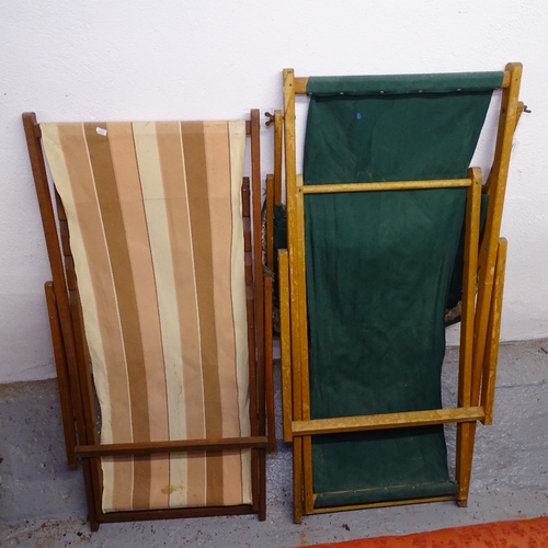 2013 - 2 Vintage deck chairs