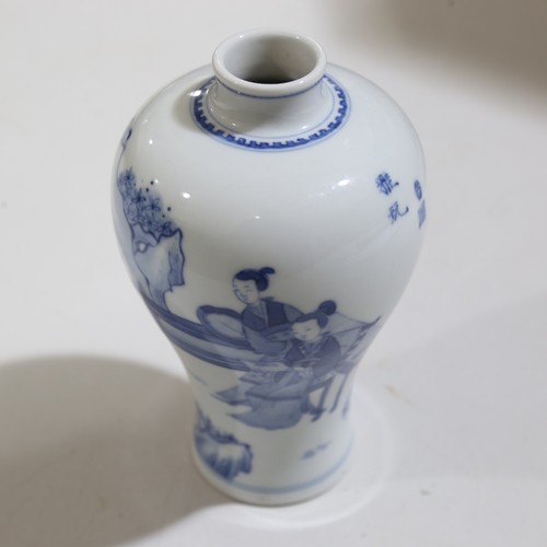 352 - A Chinese blue and white Meiping vase, hand painted decoration, height 16.5cm