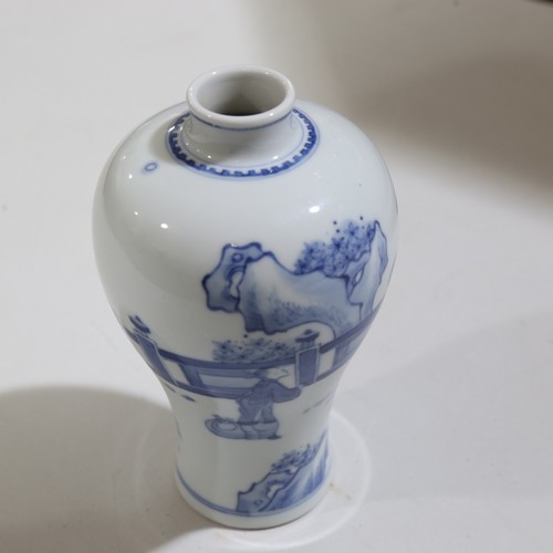 352 - A Chinese blue and white Meiping vase, hand painted decoration, height 16.5cm