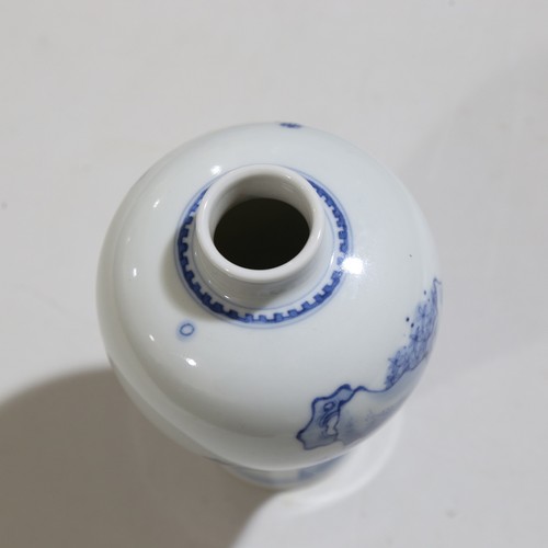 352 - A Chinese blue and white Meiping vase, hand painted decoration, height 16.5cm