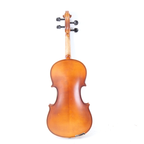 150 - A brand new modern German Sandner full size violin and bow, in original case, RRP £400