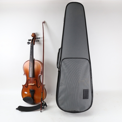 150 - A brand new modern German Sandner full size violin and bow, in original case, RRP £400