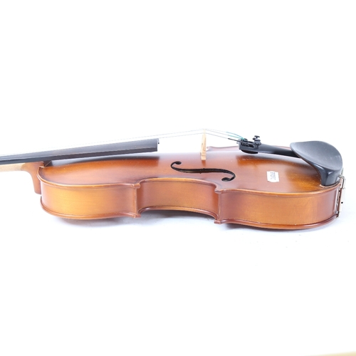 150 - A brand new modern German Sandner full size violin and bow, in original case, RRP £400