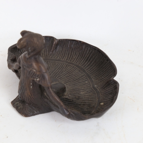 77 - An Art Deco style patinated bronze figural girl pin dish, unsigned, width 16cm, height 10cm