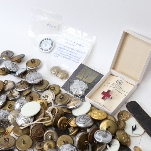 185 - A large quantity of various military buttons, including African Royal Mail and City of Portsmouth Pa... 