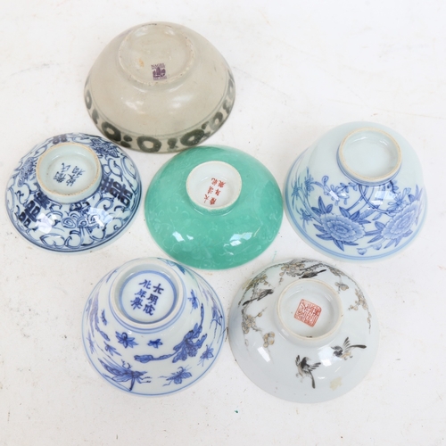 288 - Various Oriental ceramics, including blue and white tea bowls, pedestal dishes etc, some with charac... 