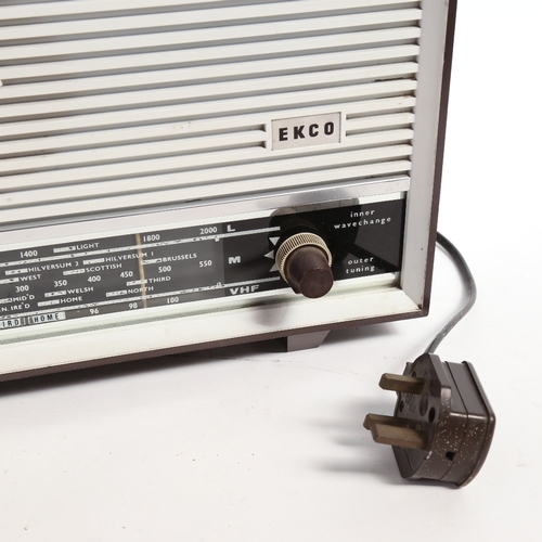 390 - A Vintage Ekco Bakelite radio, model no. U353, W37cm, H23.5cm, D16cm