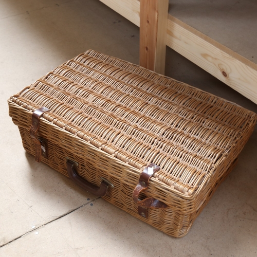 497 - A Vintage Brexton wicker picnic hamper basket, with some internal fittings