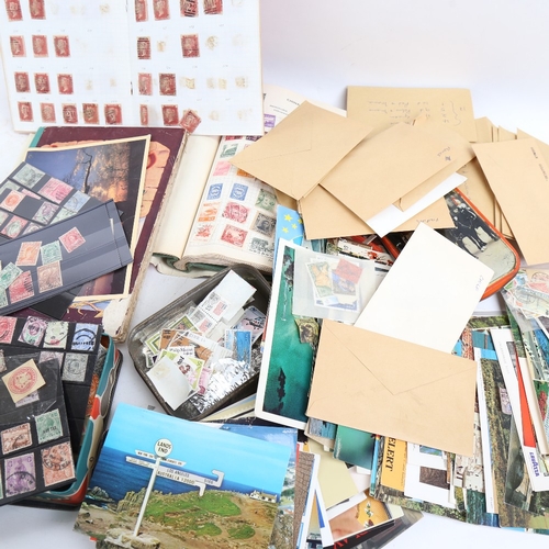 659 - A large quantity of various stamps and stamp albums (boxful)