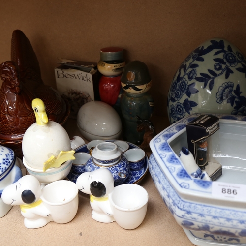 886 - Various ceramics, including Chinese blue and white hexagonal jardiniere, Beswick foal, baluster vase... 