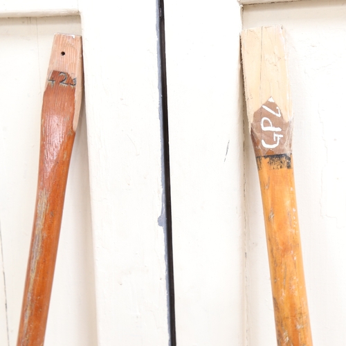 916 - A Vintage pair of canoe paddles, length 152cm