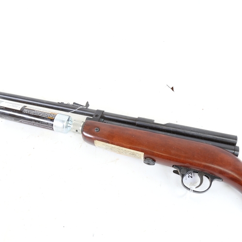 974 - An SMK XS79 CO2-88 .22 calibre air rifle, bolt action, overall length 101cm