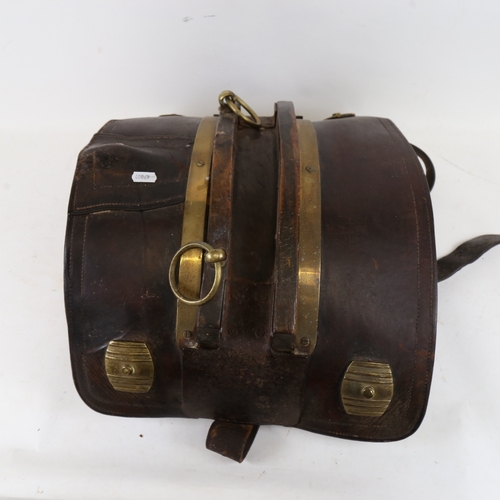 980 - A 19th century brass-bound leather and mahogany horse's pulling harness