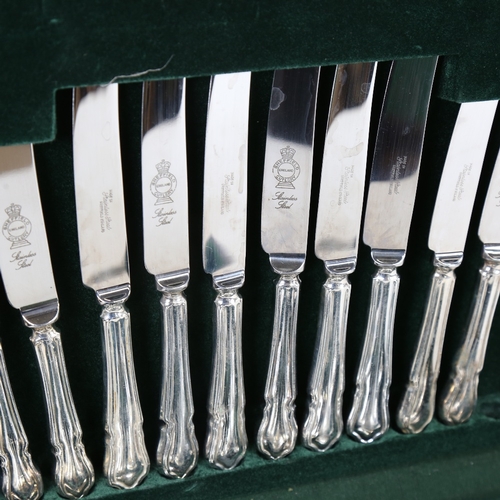 1226 - A cased set of Sheffield silver plated cutlery for 6 people