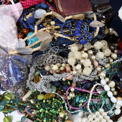 1227 - A large quantity of various costume jewellery and watches (boxful)