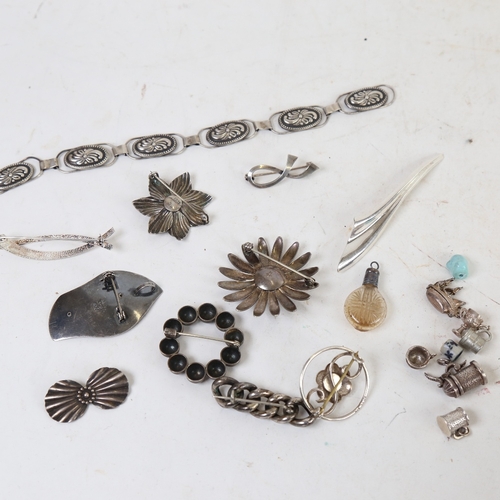 1271 - Various jewellery, including Danish silver brooches, miniature doll's house items