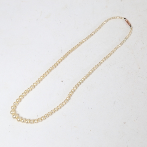 1322 - A Vintage graduate cultured pearl necklace, on 9ct barrel clasp, necklace length 42cm