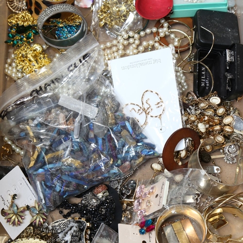 1245 - A large quantity of various costume jewellery, quartz shards etc (2 boxes)