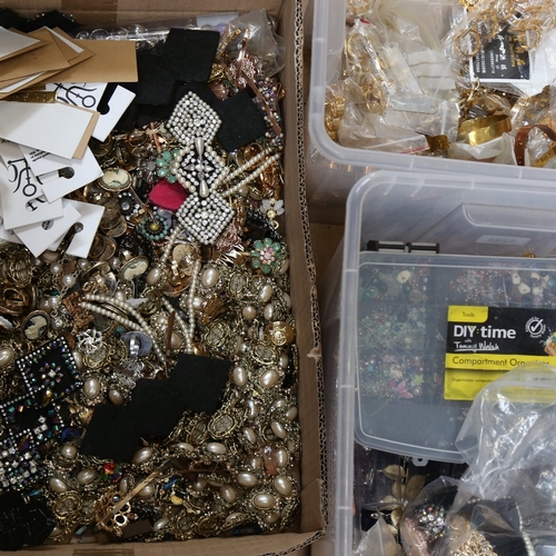 1246 - A large quantity of various costume jewellery (3 boxes)