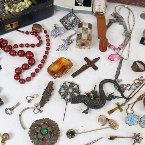 1263 - A large quantity of various Vintage costume jewellery, watches, daguerreotype etc