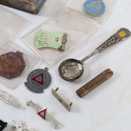 195 - Various Vintage badges and medals, including Essex Police and Amalgamated Engineering Union etc